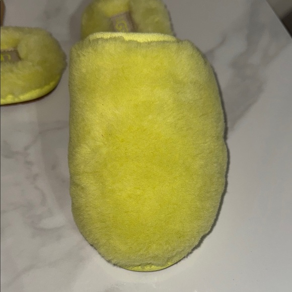 UGG Fluffy Yellow Slippers - Picture 4 of 13